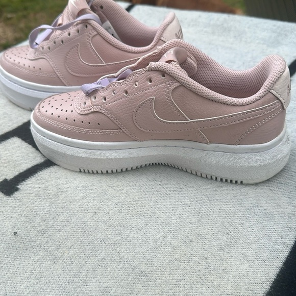 Women’s Nike Court Vision Pink ALTA LTHR PINK SZ 6 - Picture 1 of 7